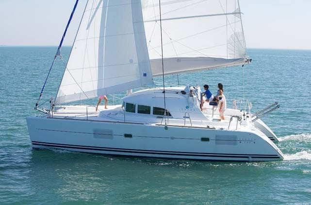 Catamaran Lagoon 380, Estepona