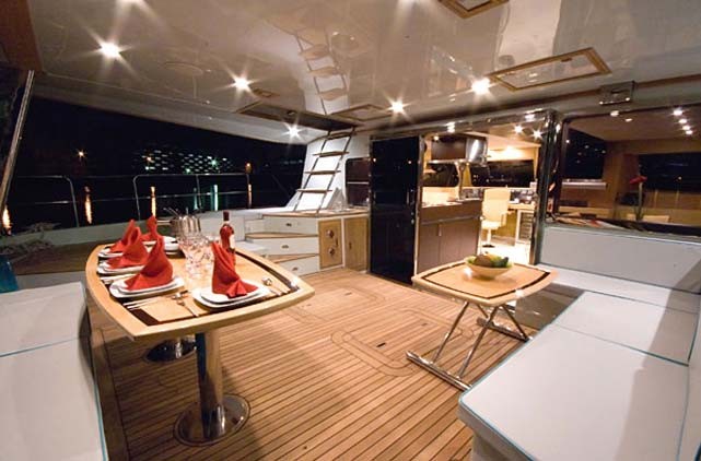 Luxury Catamarán Sunreef 62, Puerto Banús