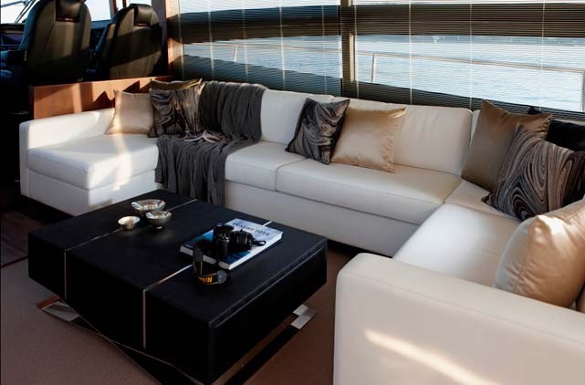 Yacht Princess V72, Puerto Banus 