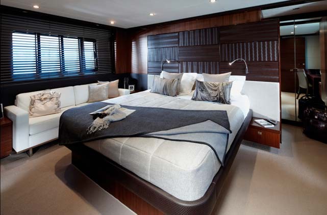 Yacht Princess V72, Puerto Banus 